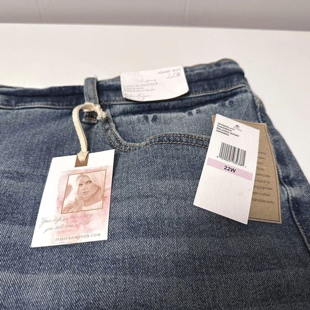 Jessica Simpson Relaxed Jean Shorts Womens 22w Lived in Vintage NWT button fly - Picture 2 of 5